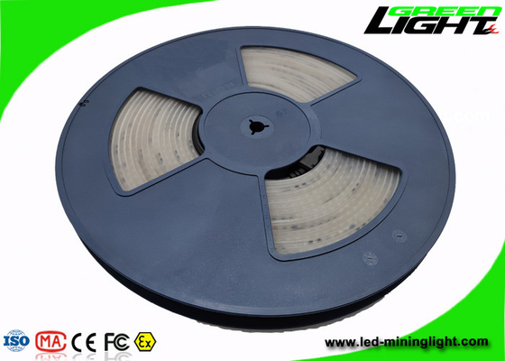 Luces de tira flexibles de la prenda impermeable LED 6000k-6500k con la protección de Voltage Regulation