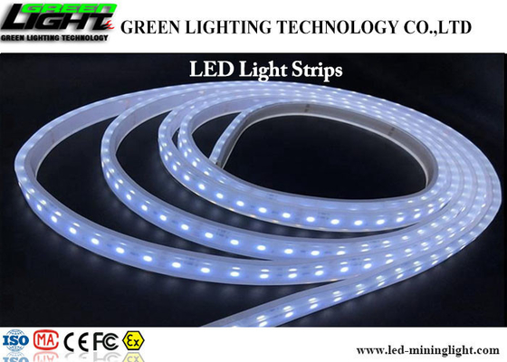 luces de tira llevadas brillantes estupendas 24V RGB SMD 5050 con los conectores impermeables