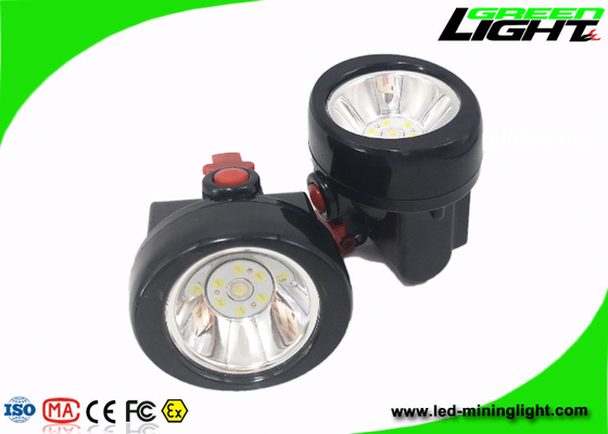 0.65W 4000Lux Lámpara de tapa inalámbrica portátil Mini faro de casco de iones de litio recargable